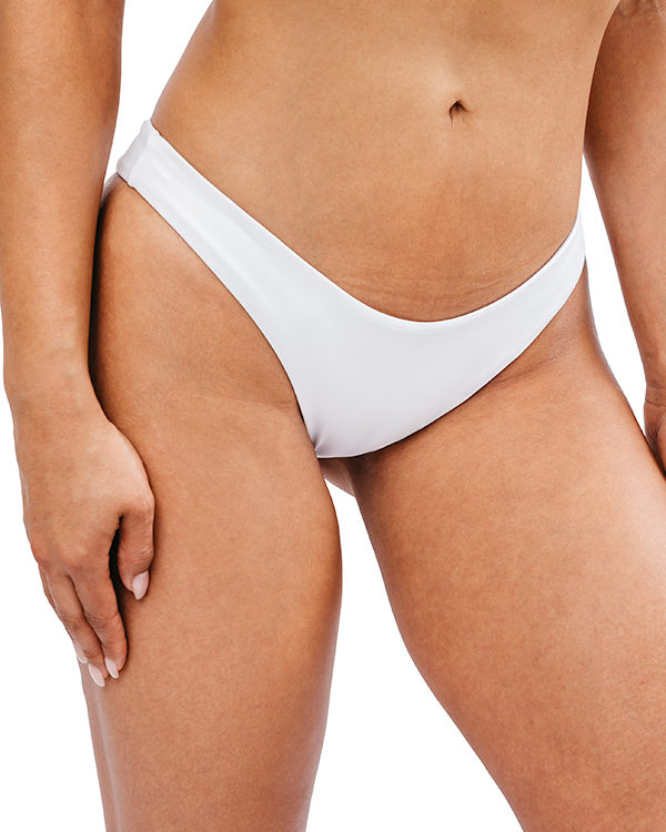 BAIA - Brazilian Cut Bikini Bottom Weiß BAIA - Brazilian Cut Bikini Bottom Weiß